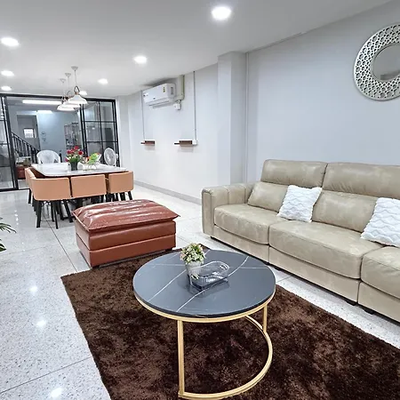 Center Bangrak At Bangkok Apartment
